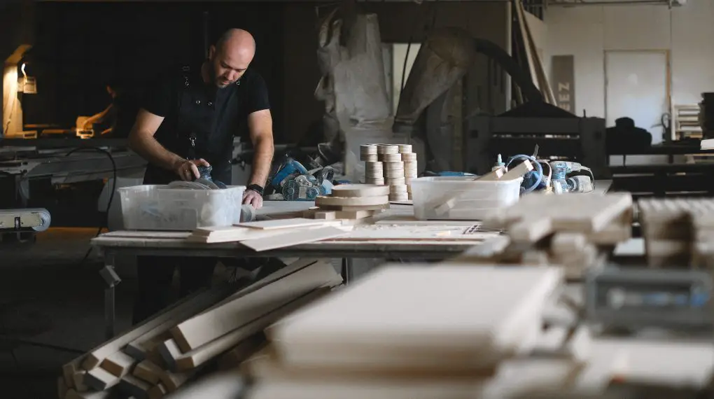 How to Sand a Table by Hand